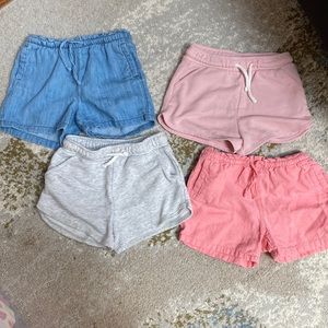 Old Navy 3T set of 4 toddler shorts.
